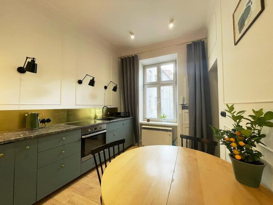 Apartment Golden Manor